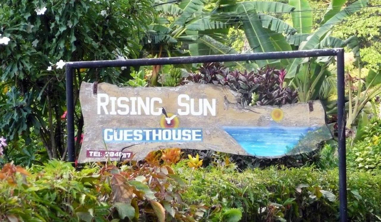 Rising Sun Guesthouse La Digue Bagian luar foto