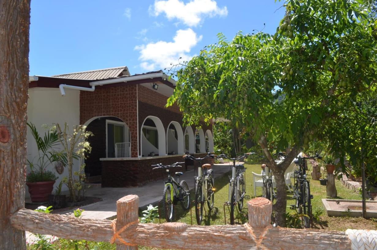 Rising Sun Guesthouse La Digue Bagian luar foto