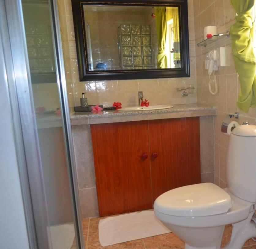 Rising Sun Guesthouse La Digue Bagian luar foto