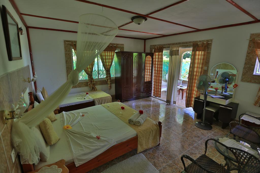 Rising Sun Guesthouse La Digue Ruang foto